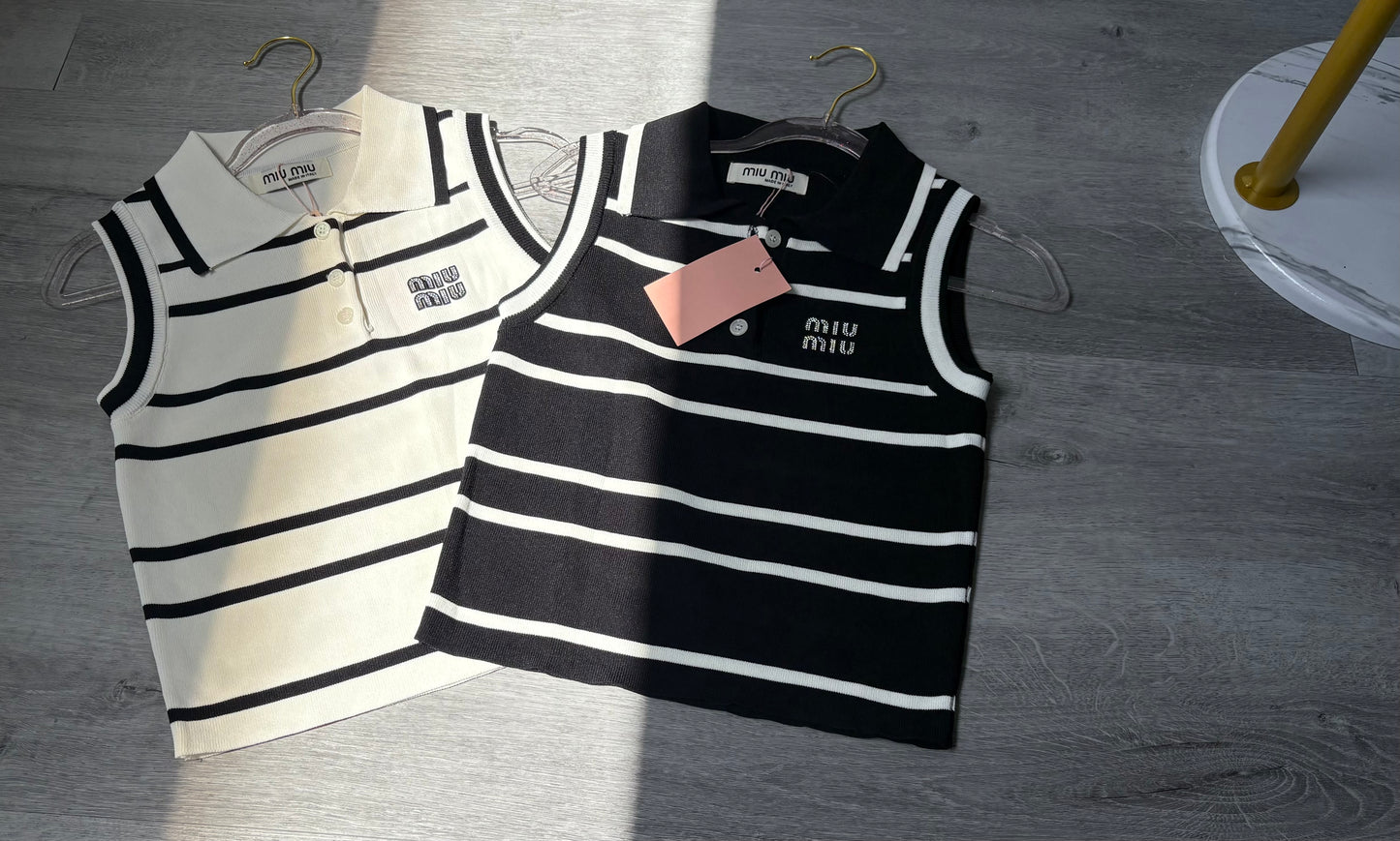 POLO SIN MANGAS MIU