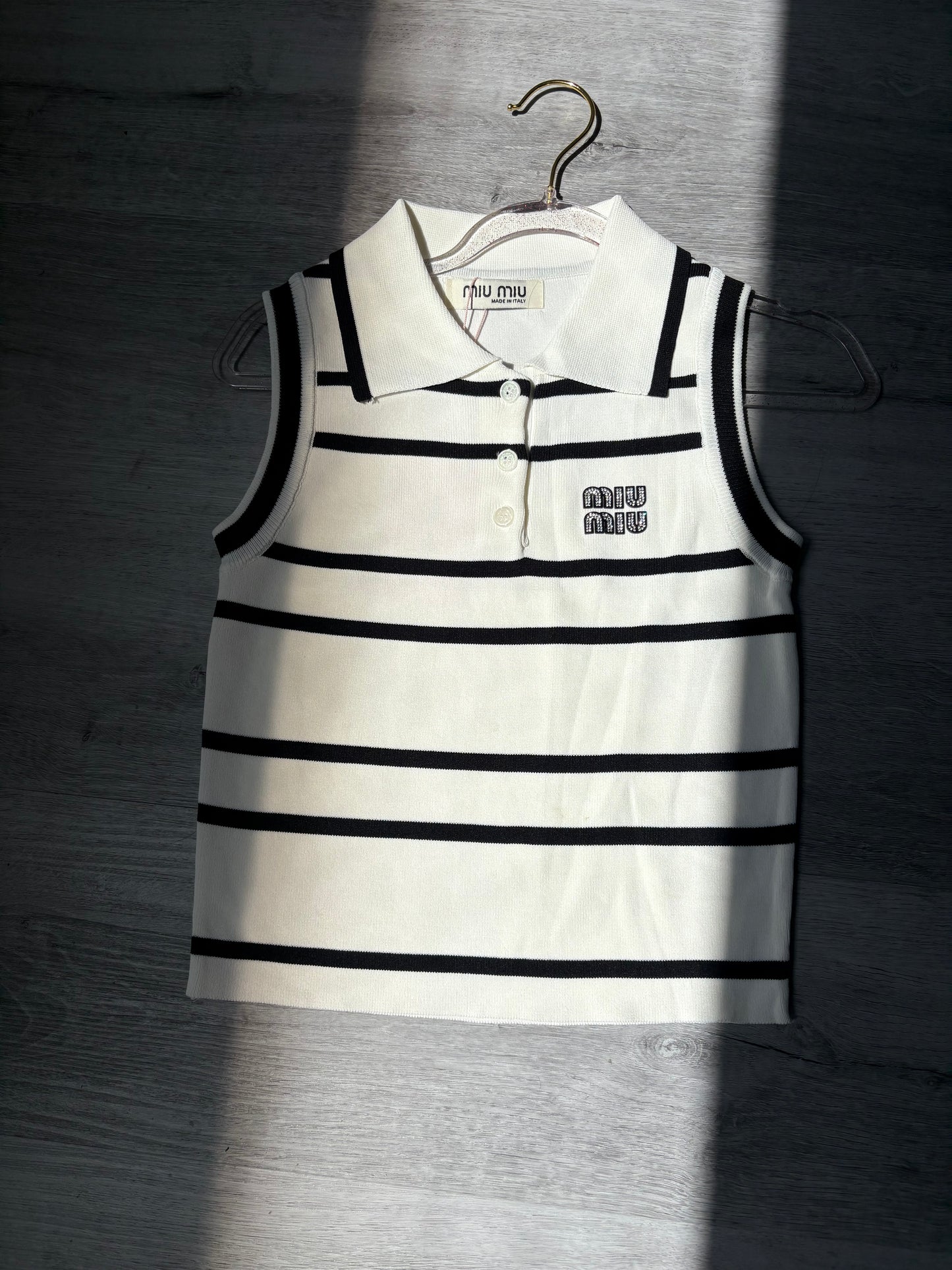 POLO SIN MANGAS MIU